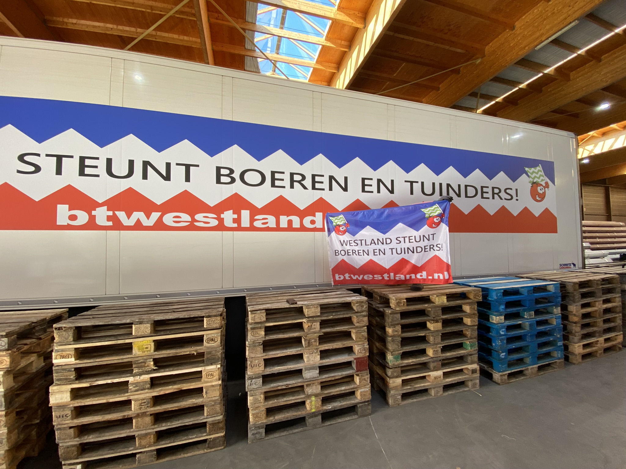 Vlag Westland steunt boeren en tuinders!